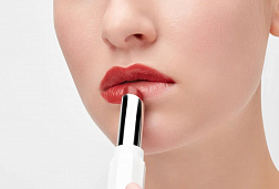 Бальзам для губ оттеночный Serum Tinted 01 Bloom Бальзам для губ оттеночный Serum Tinted 01 Bloom