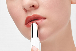 Бальзам для губ оттеночный Serum Tinted 02 Naked Бальзам для губ оттеночный Serum Tinted 02 Naked
